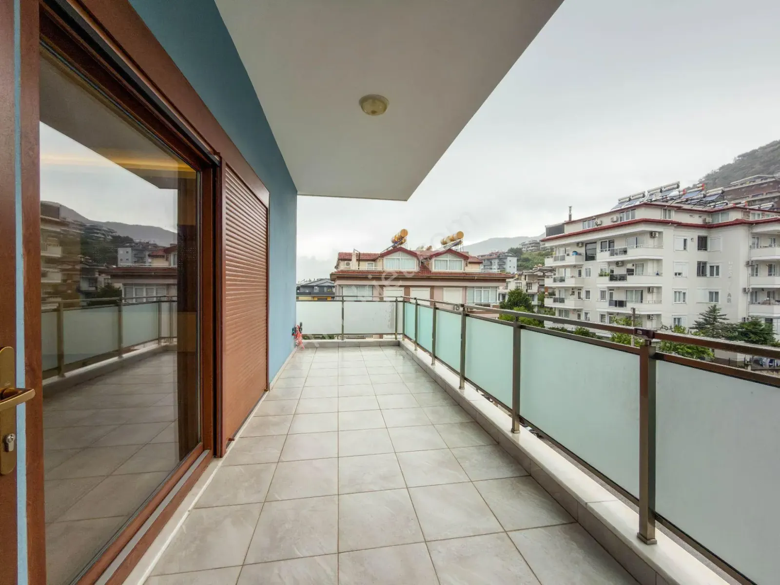 Apartment, 5-room, 182 m²
