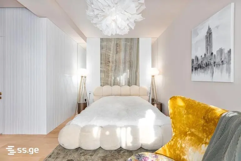 Apartment, 5-room, 240 m²
