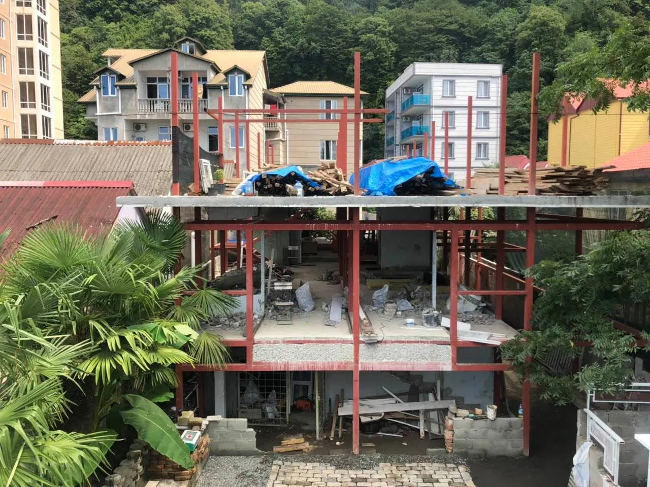 Land, 700 m²