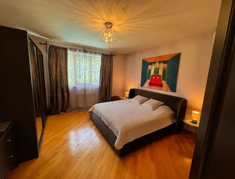 Дом, 9-комн., 550 м²
