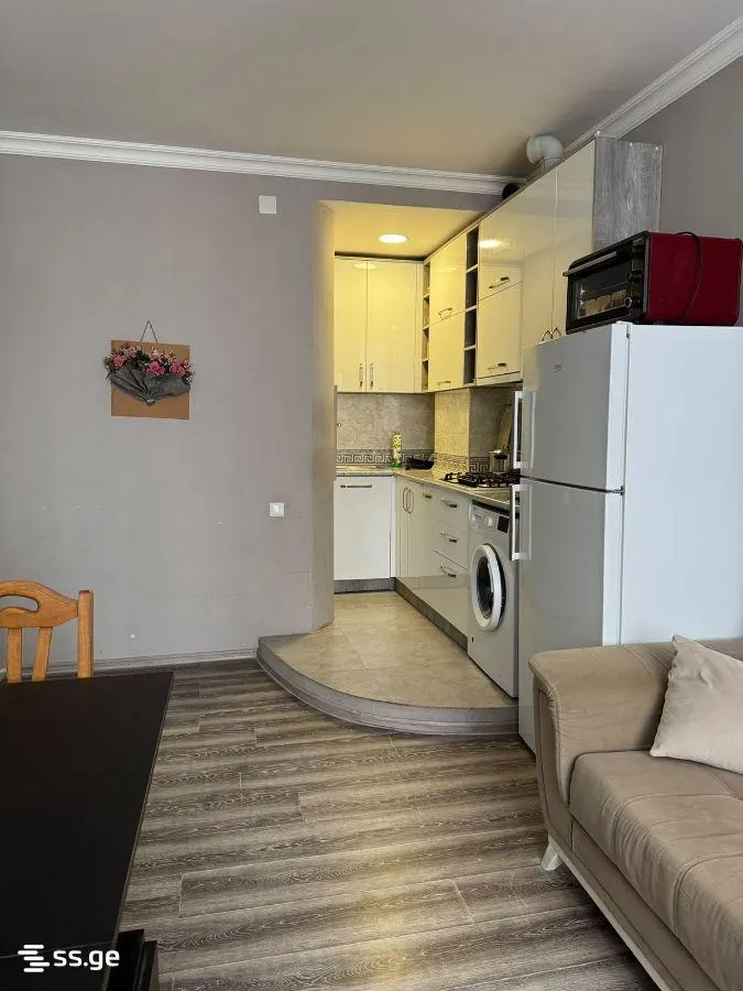 Квартира, 3-комн., 56 м²