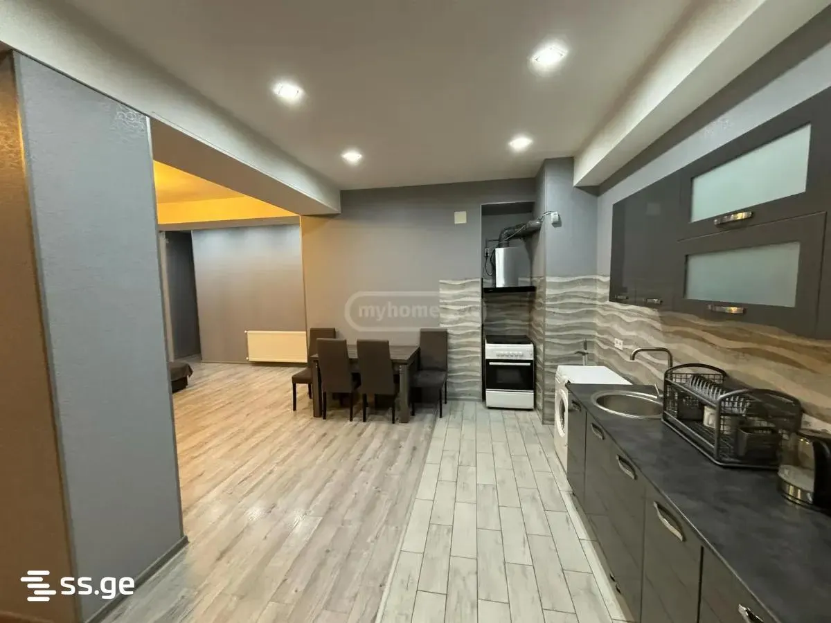 Apartment, 3-room, 90 m²