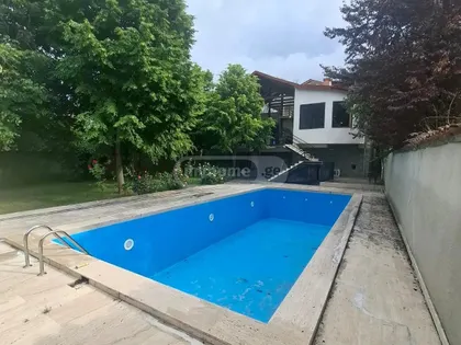 Дом, 5-комн., 1000 м²