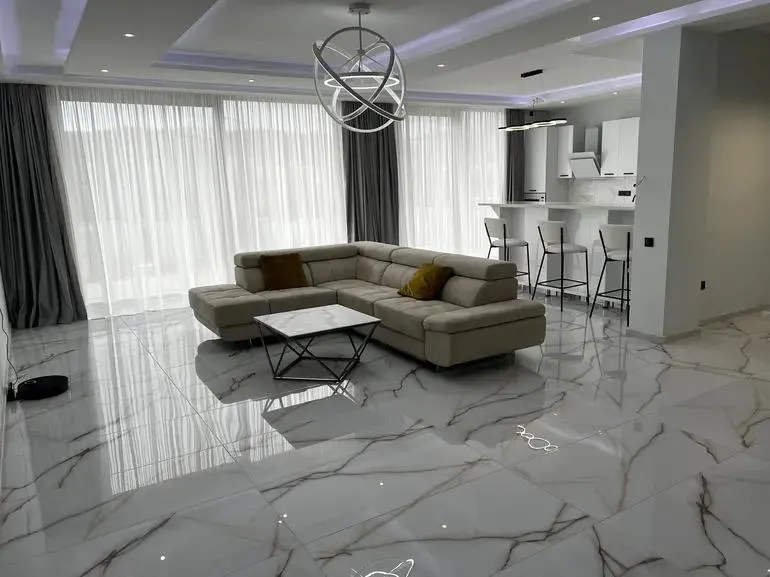 Дом, 5-комн., 200 м²