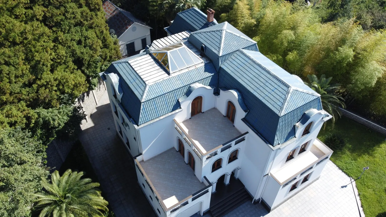 House, 10-room, 900 m²