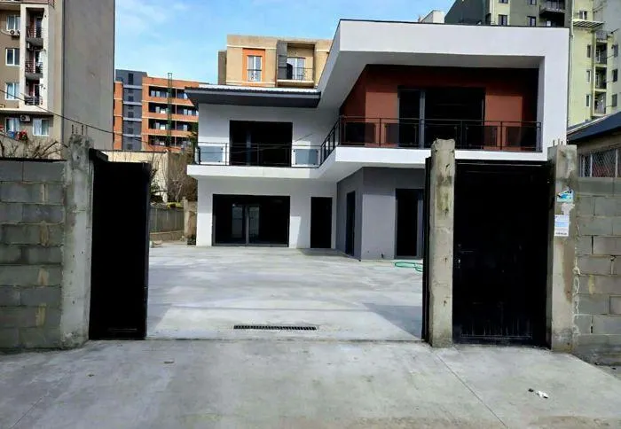 House, 5-room, 280 m²