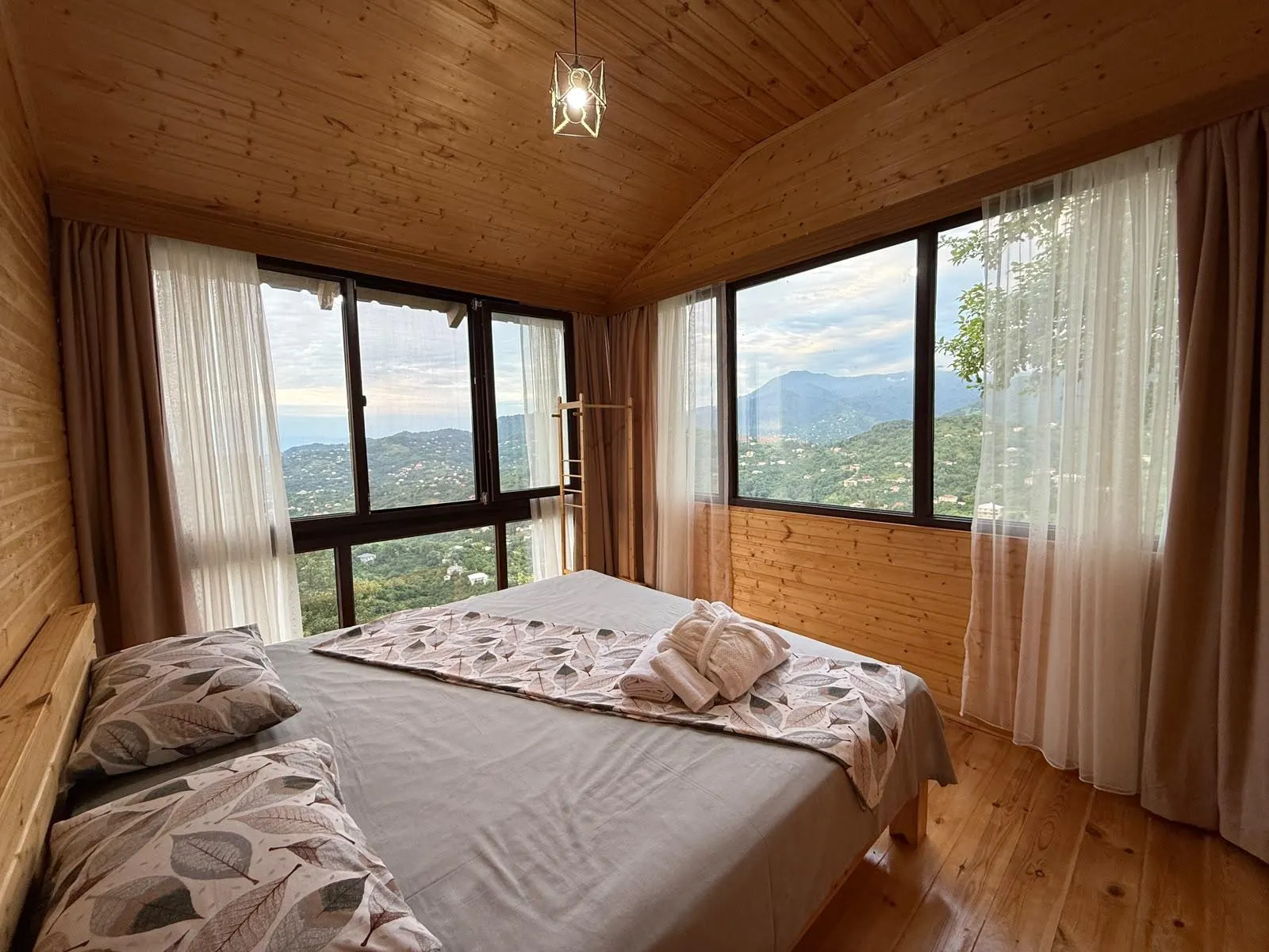 სახლი, 3-ოთახიანი, 75 მ², Sameba St, 2