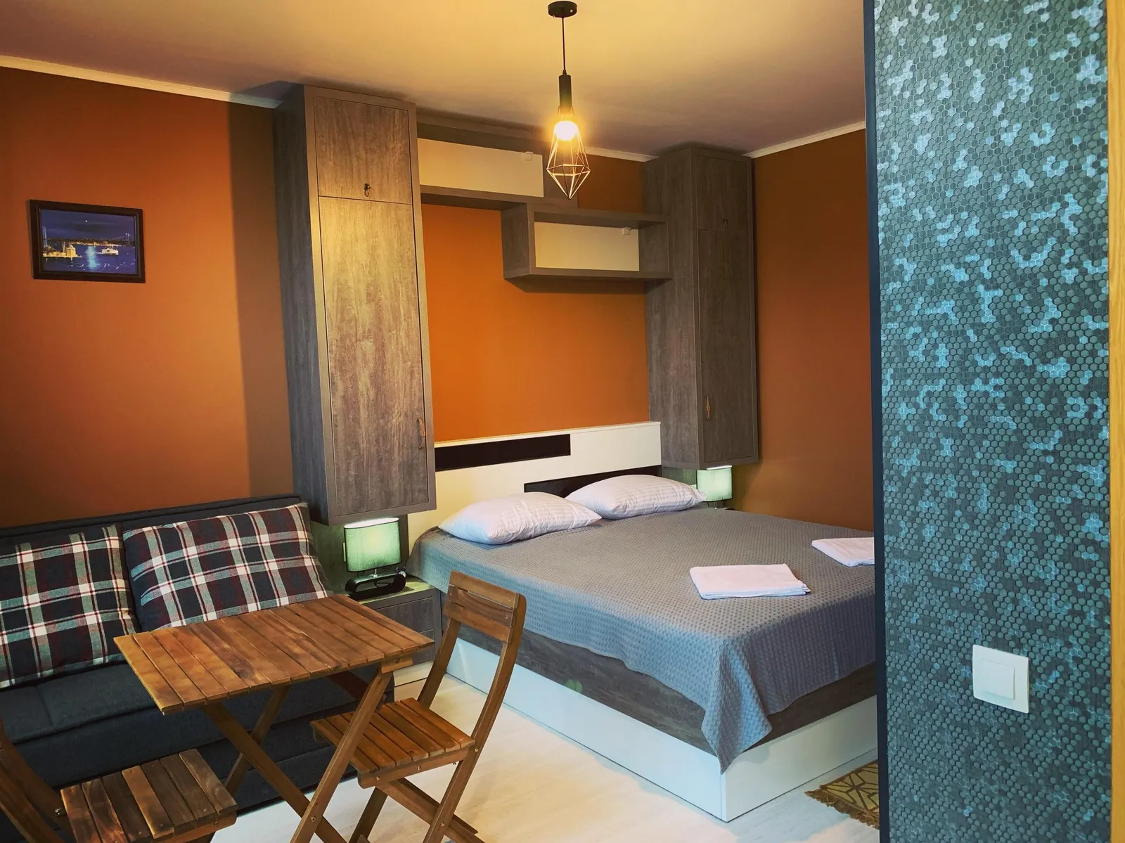 House, 5-room, 250 m²