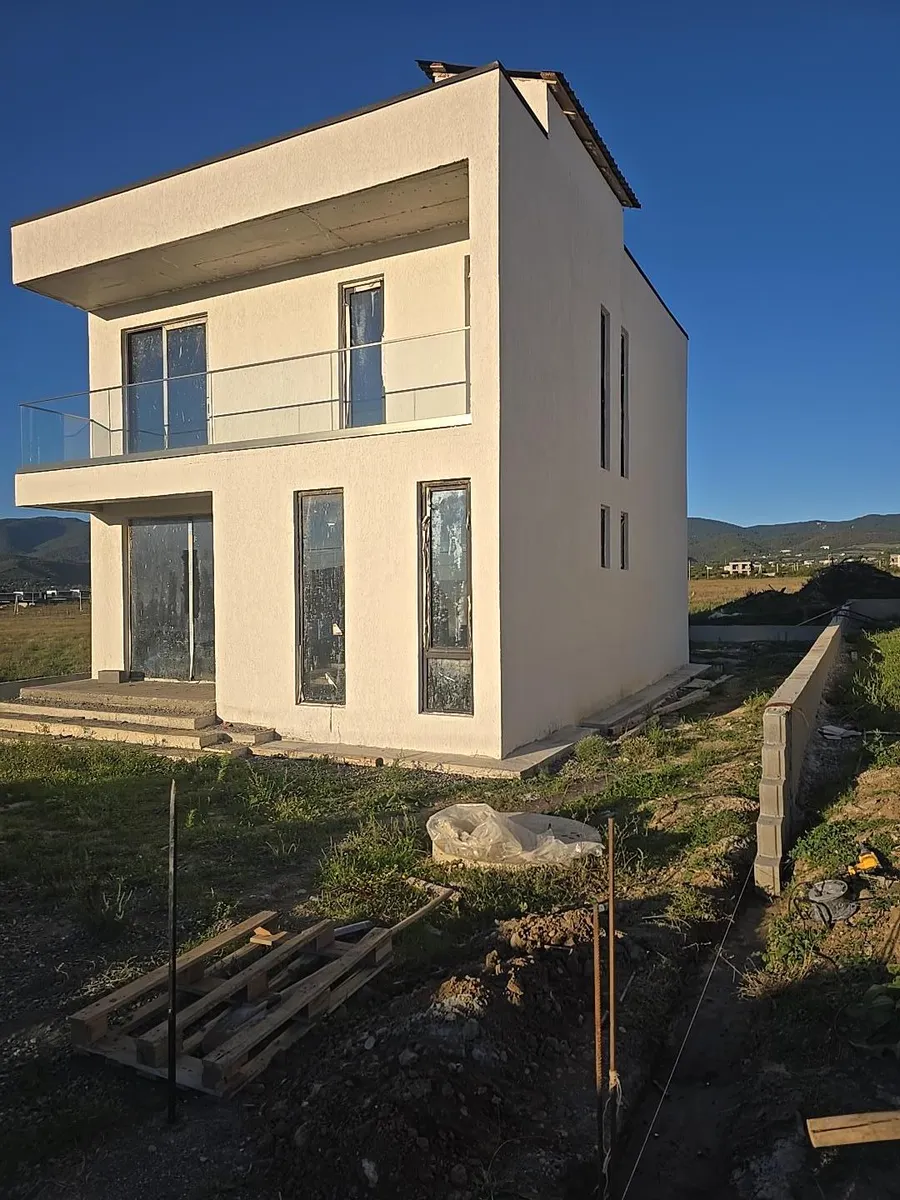 Дом, 5-комн., 240 м²