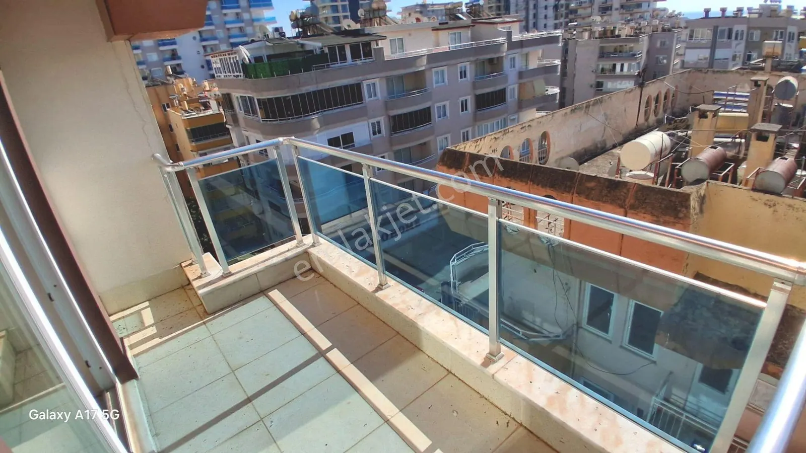 Apartment, 7-room, 300 m²