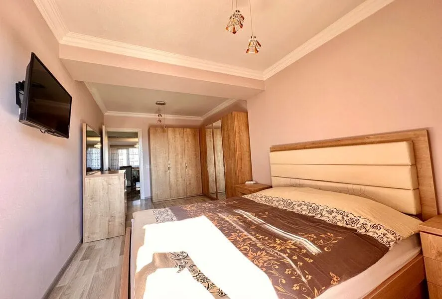 Apartment, 5-room, 130 m²