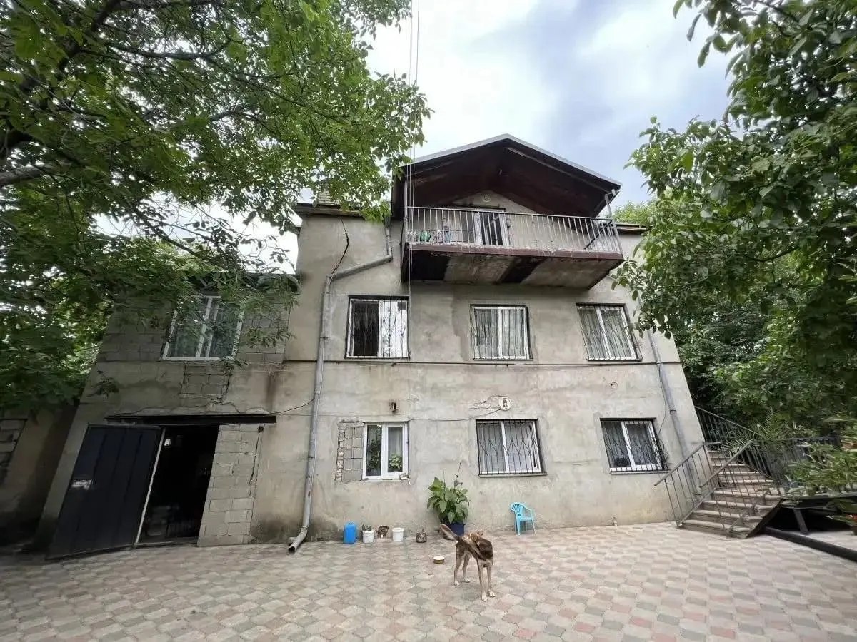 Дом, 8-комн., 350 м²