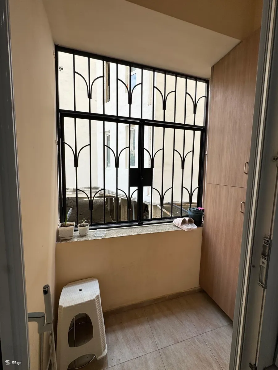 Квартира, 3-комн., 100 м²