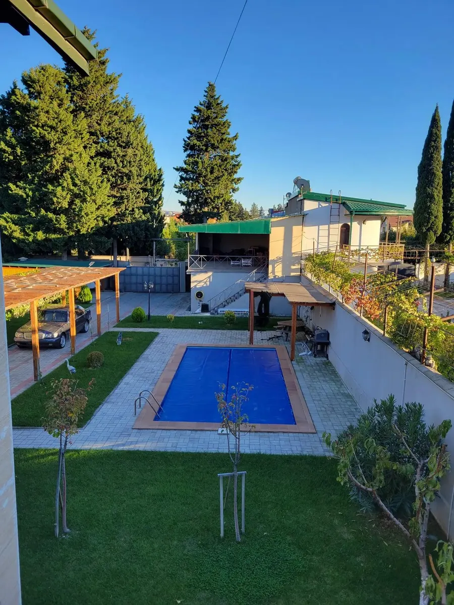 House, 8-room, 300 m²