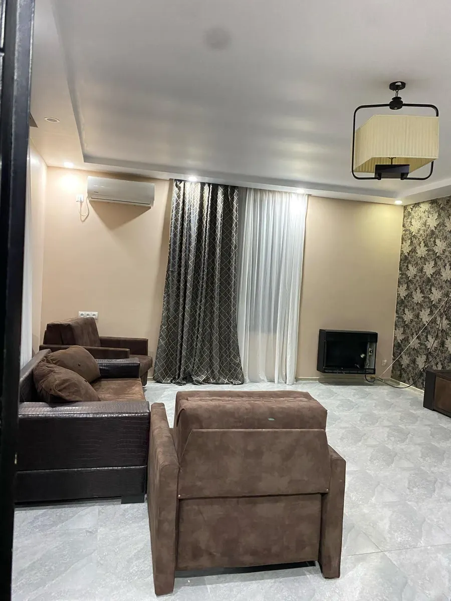 House, 5-room, 460 m²