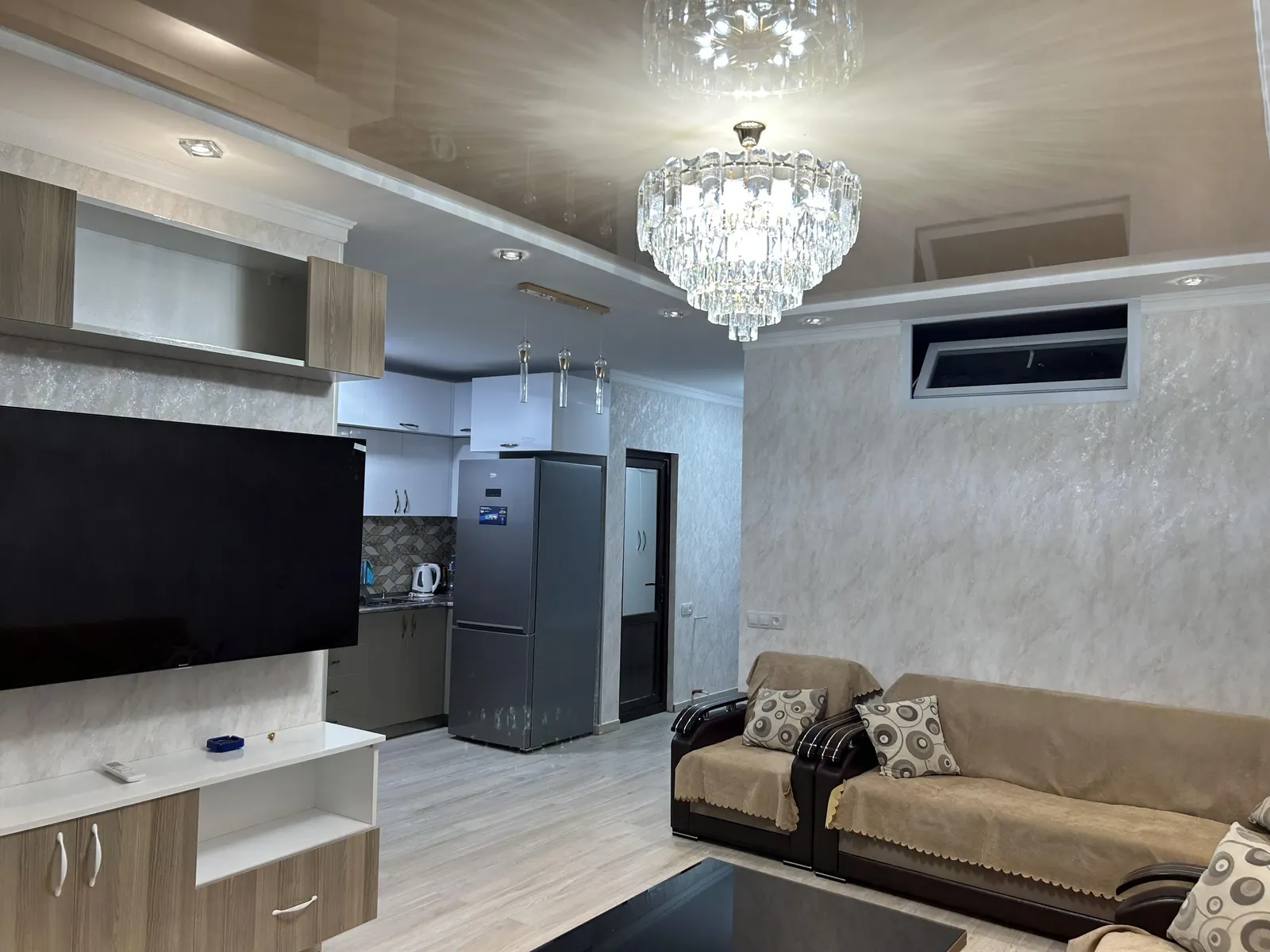 Квартира, 3-комн., 70 м², Nev Tower