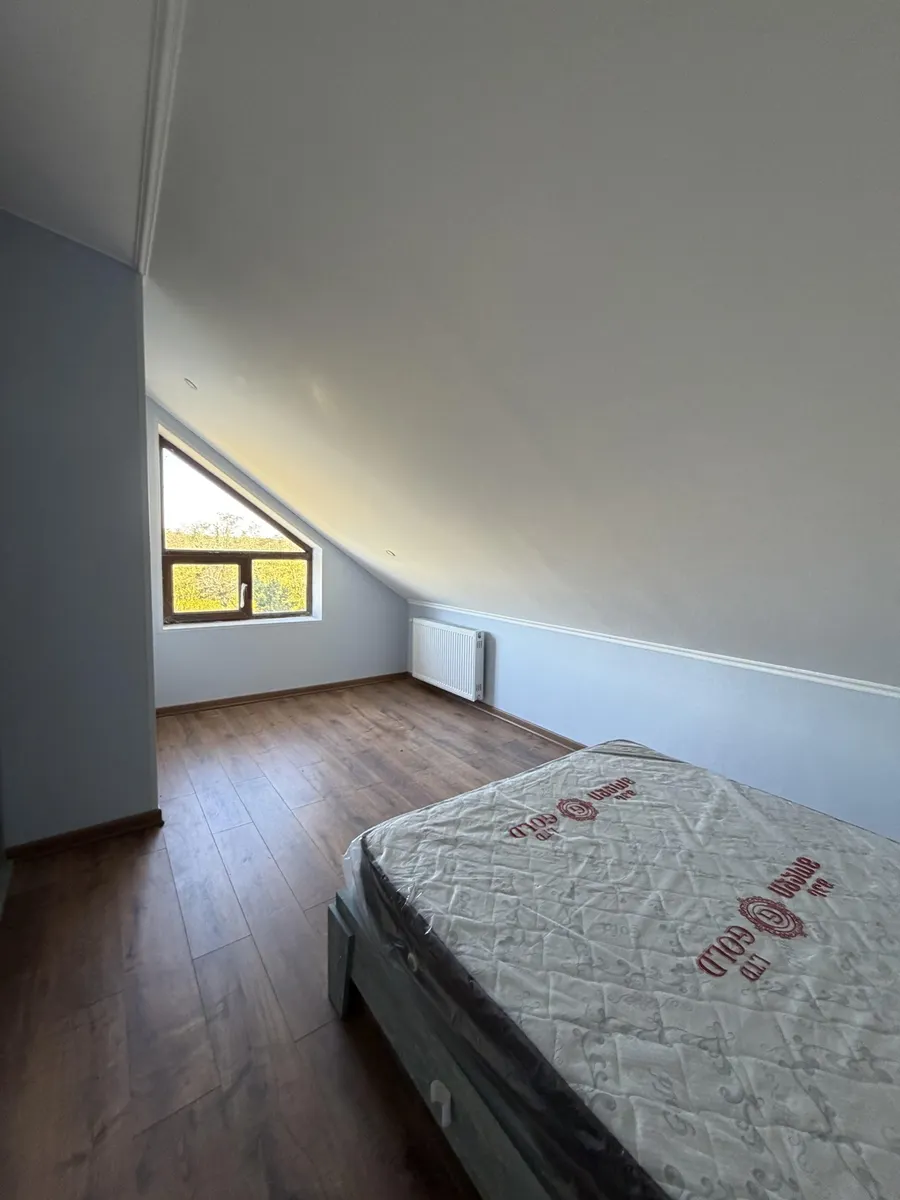 House, 6-room, 372 m²