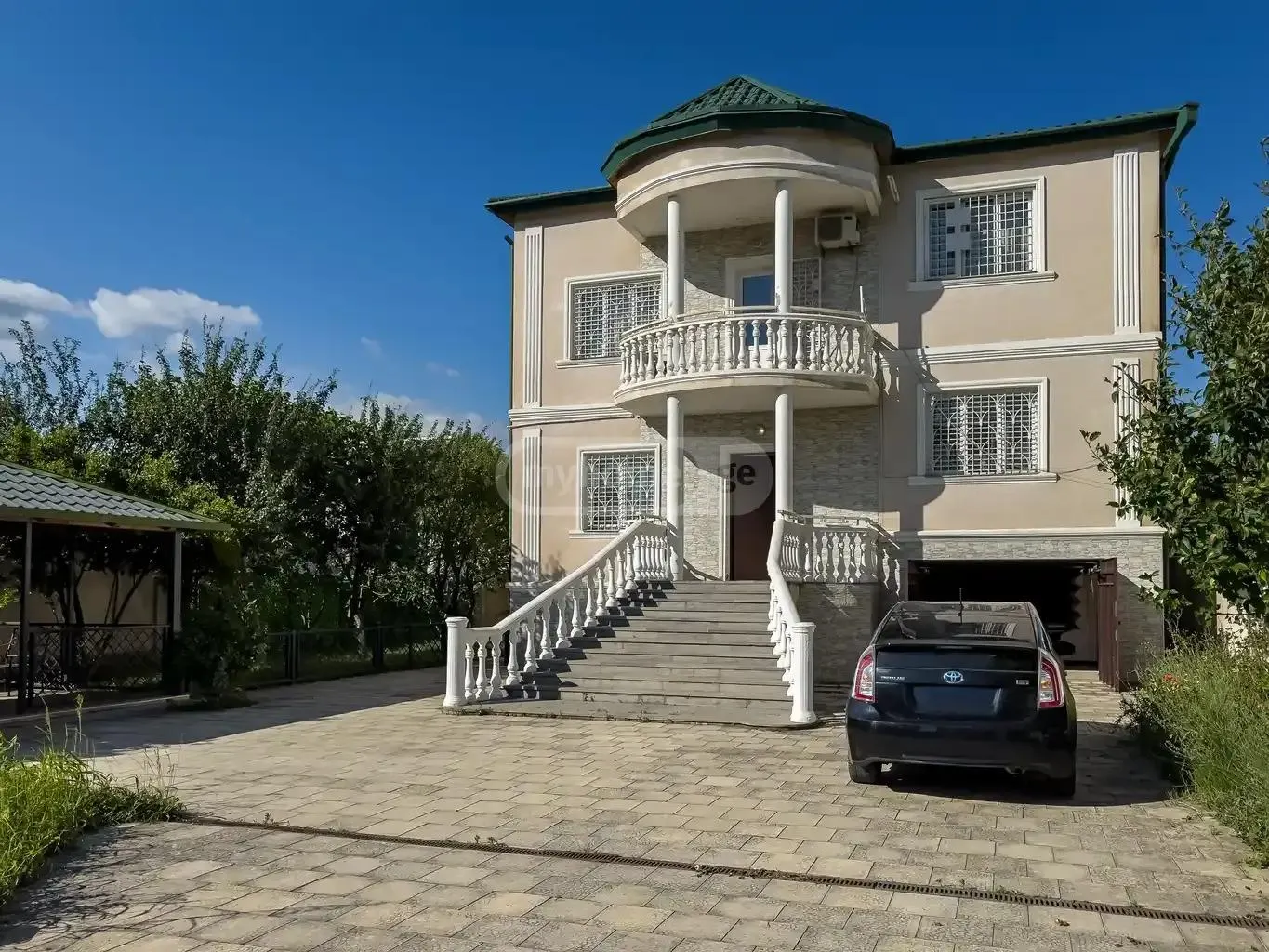 Дом, 5-комн., 600 м²