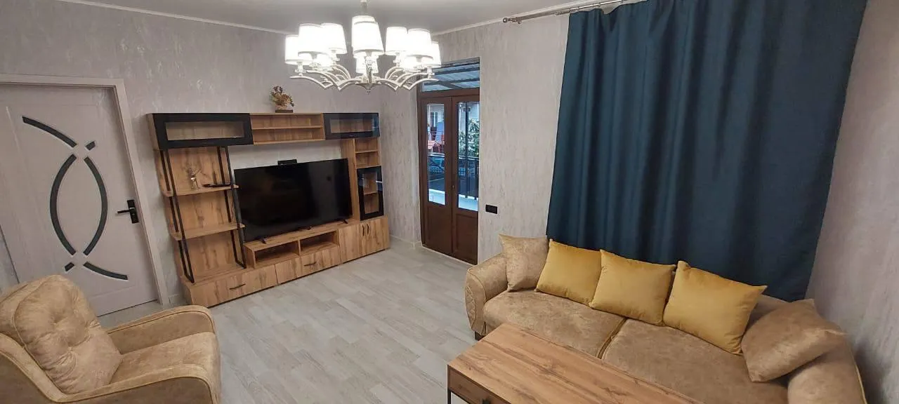 Дом, 8-комн., 232 м²