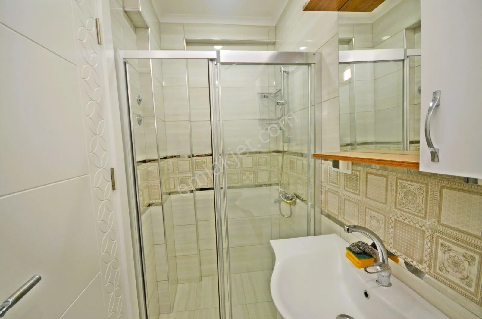 Apartment, 3-room, 105 m²