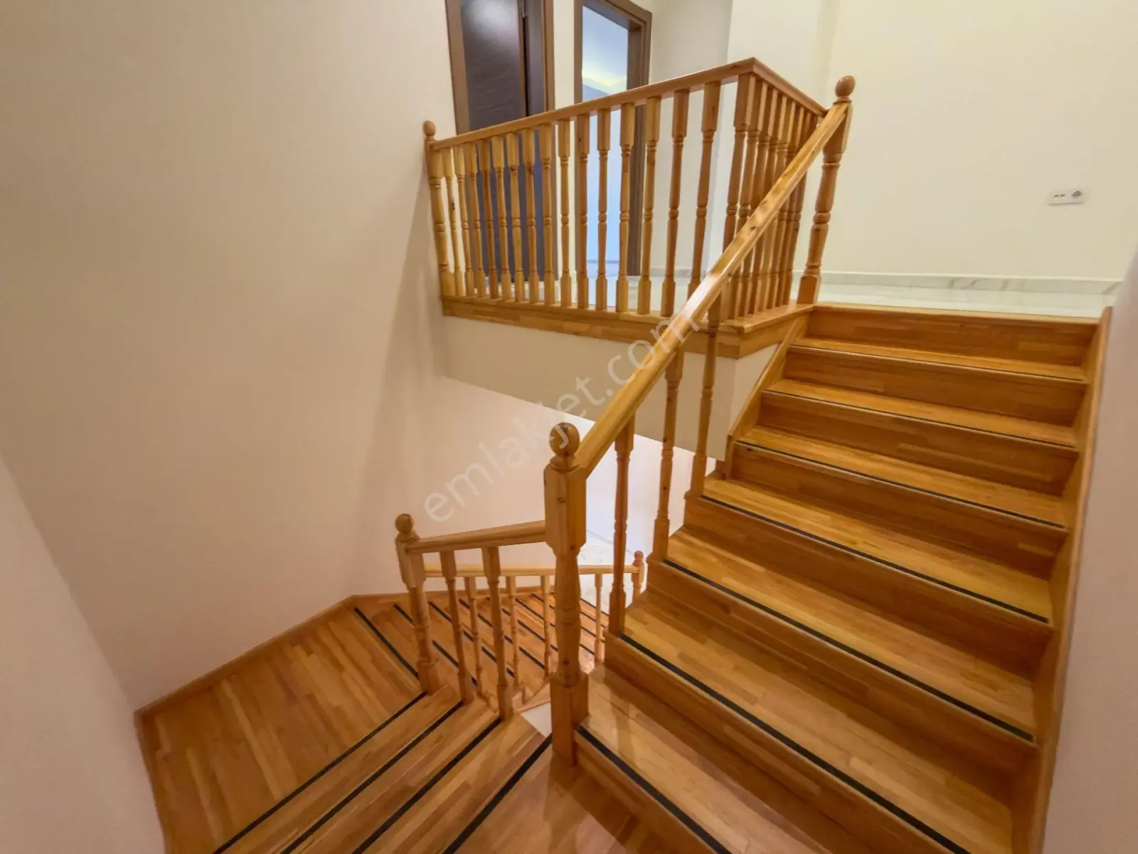Apartment, 5-room, 182 m²