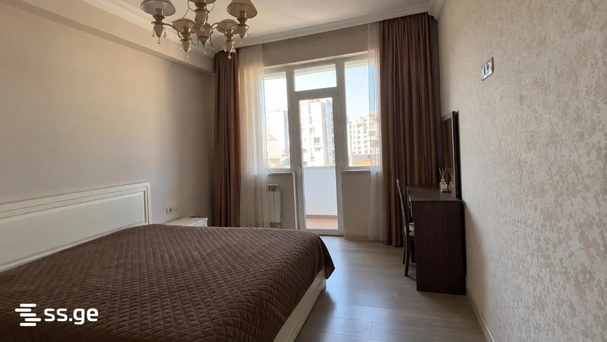 Apartment, 5-room, 140 m², Vakhtang Bochorishvili St, 24