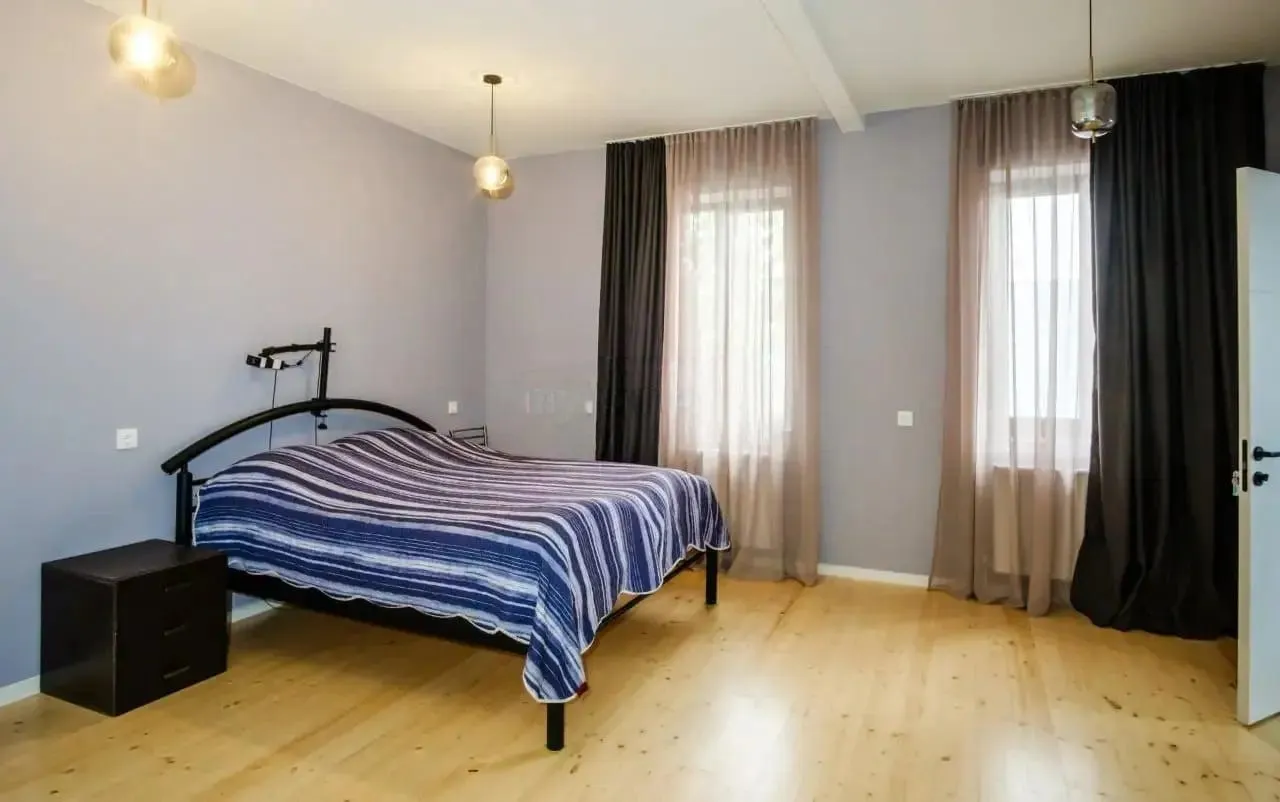 Дом, 10-комн., 390 м²