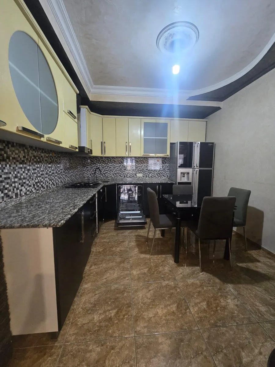 Квартира, 4-комн., 140 м²