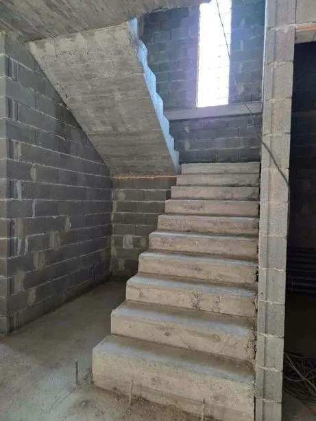 House, 5-room, 280 m²