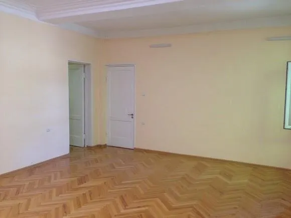 Квартира, 6-комн., 180 м²