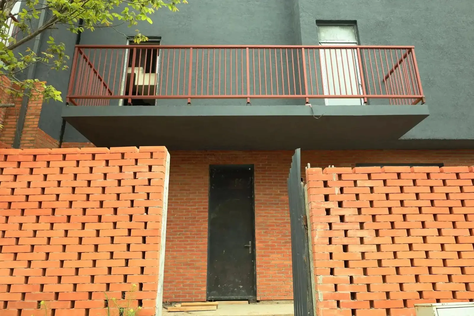 House, 5-room, 220 m²