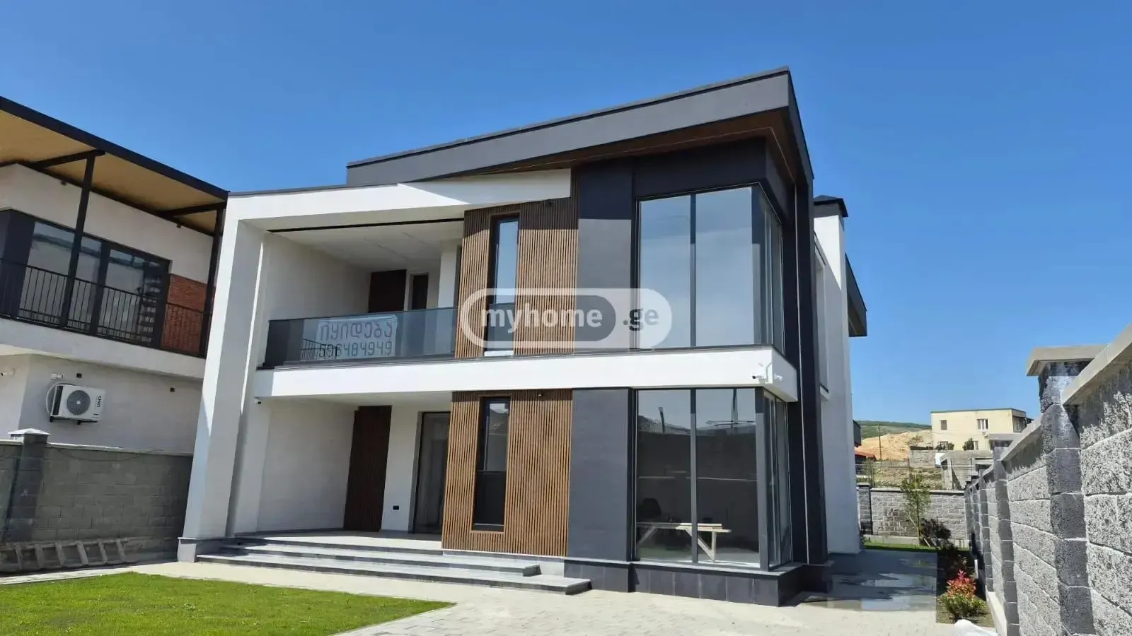 Дом, 5-комн., 328 м²