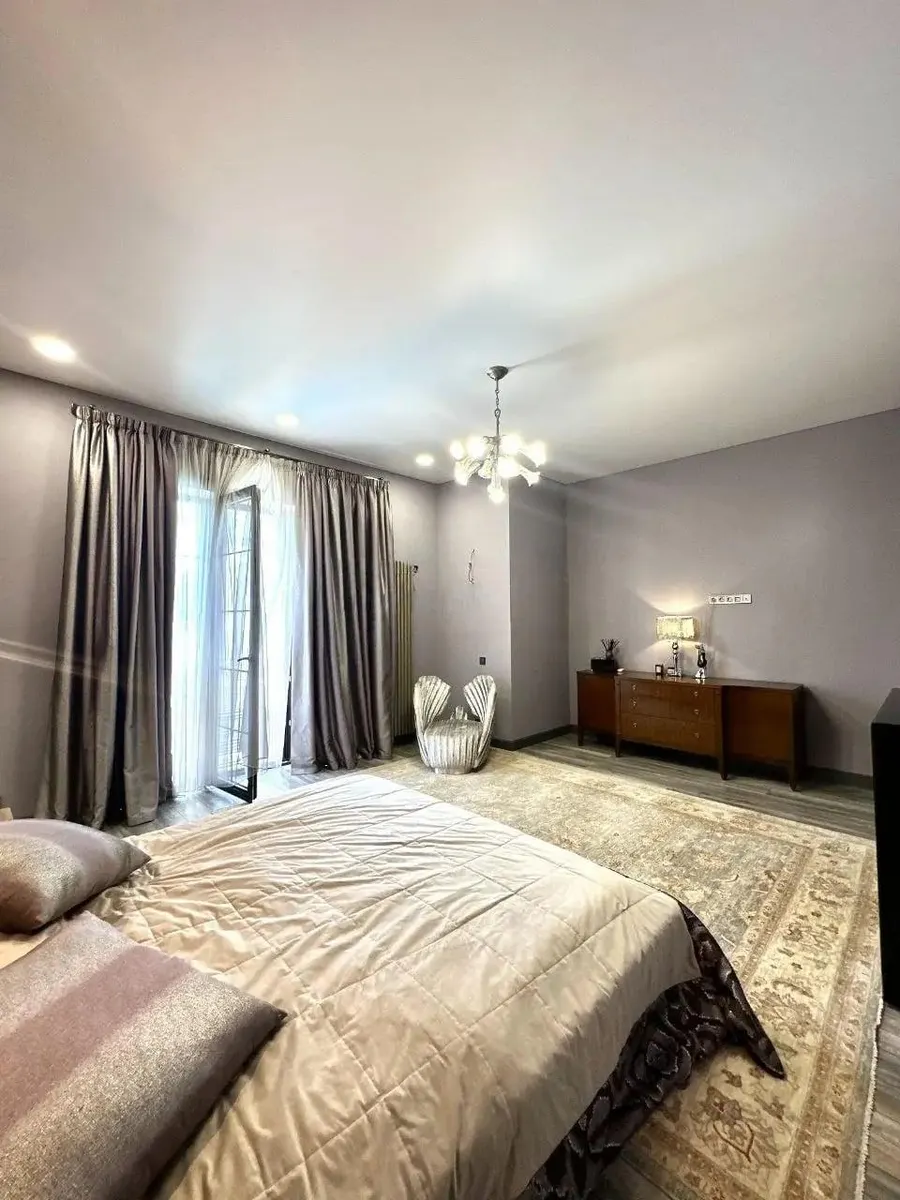 House, 7-room, 384 m²