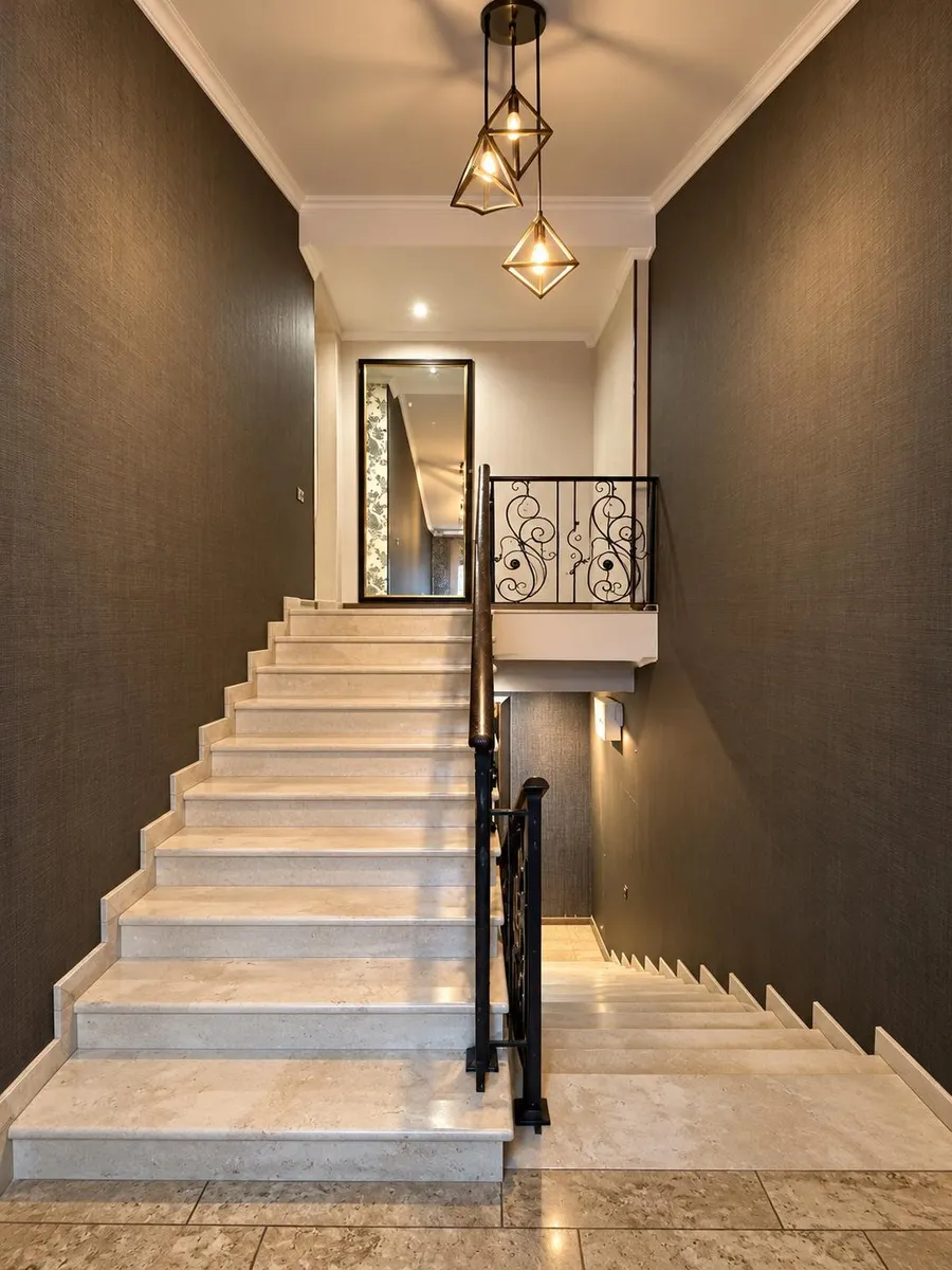 Дом, 10-комн., 415 м²