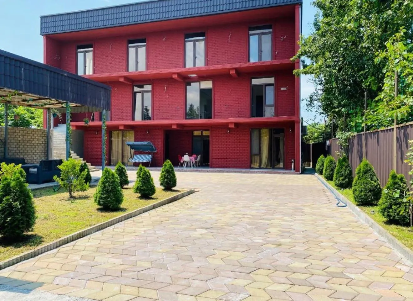 House, 5-room, 460 m²