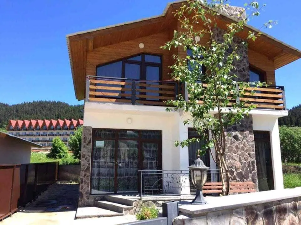 House, 3-room, 97.6 m²
