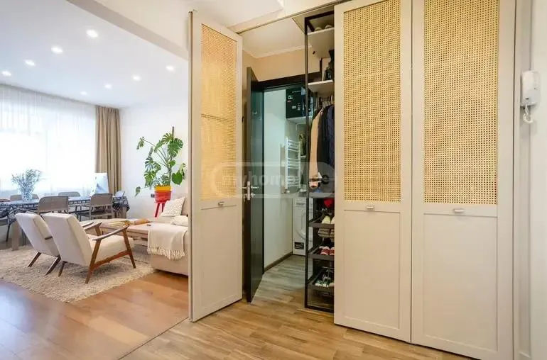 Квартира, 4-комн., 142 м², Bidzina Kvernadze St, 35
