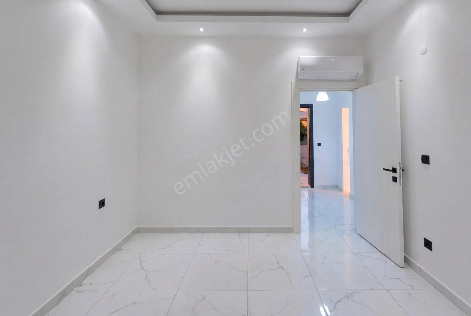 Apartment, 2-room, 55 m²
