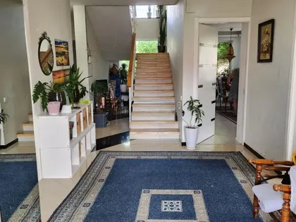 Дом, 7-комн., 240 м²