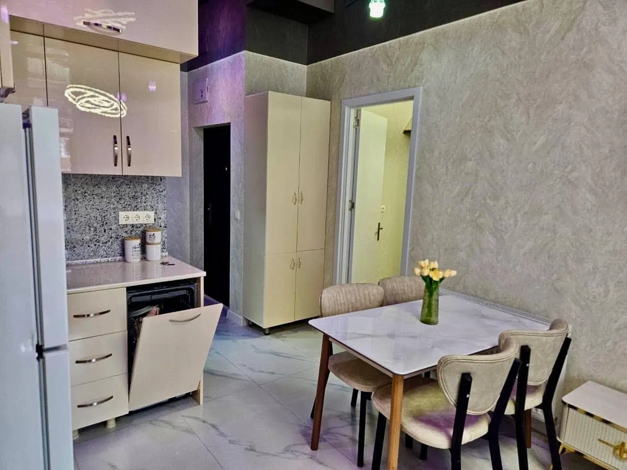 Квартира, 3-комн., 60 м²