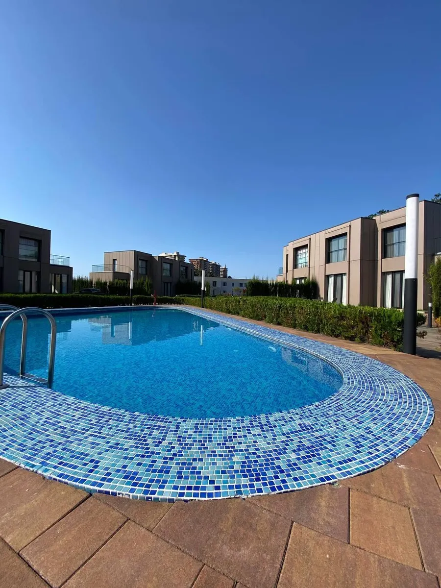 House, 4-room, 145 m²