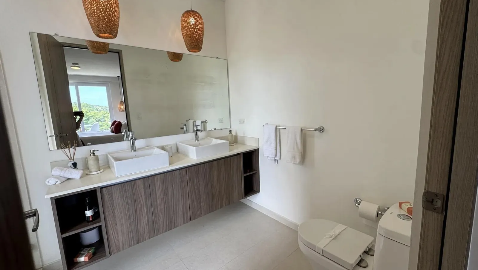Квартира, 2-комн., 110 м², Azure Tower