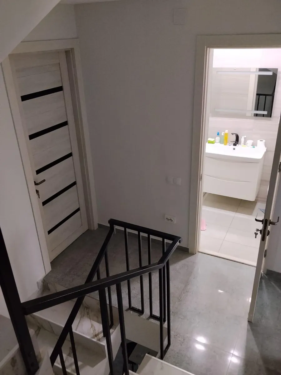 House, 3-room, 156 m²