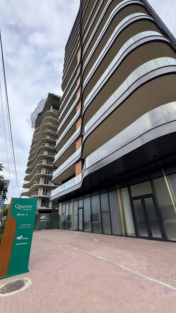 Квартира, 2-комн., 64.93 м², Queen's Residence