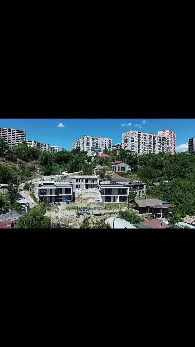 სახლი, 5-ოთახიანი, 215 მ²