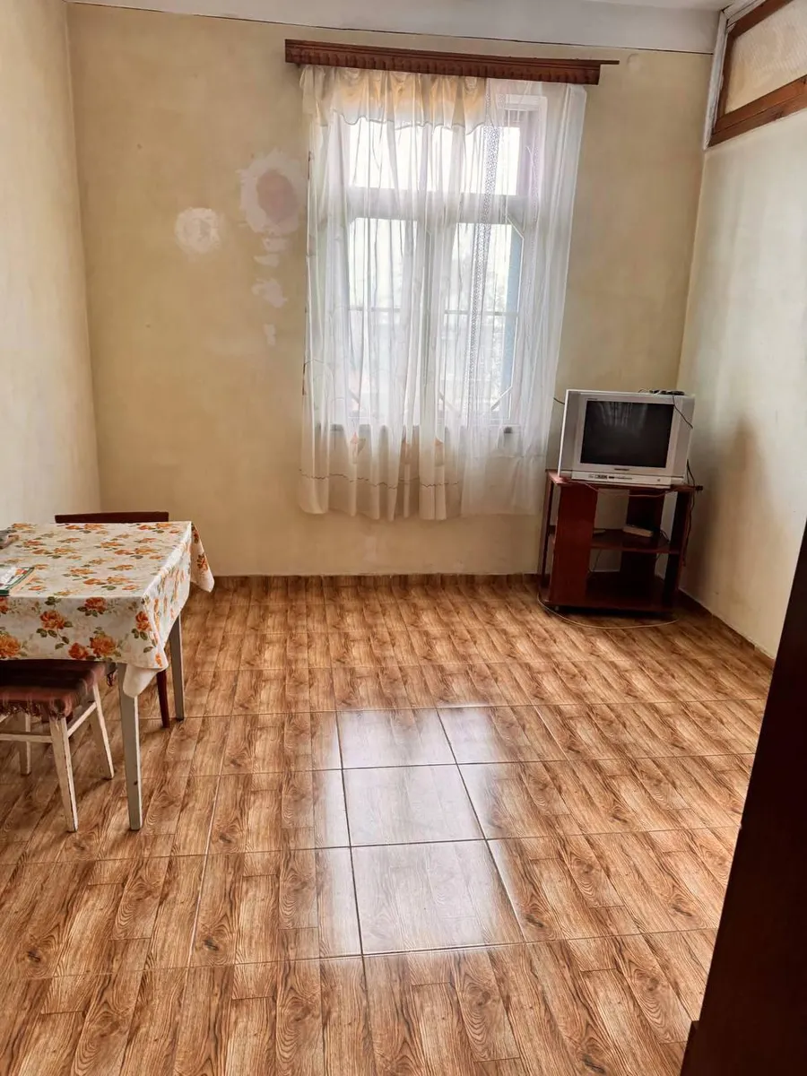 House, 5-room, 210 m²