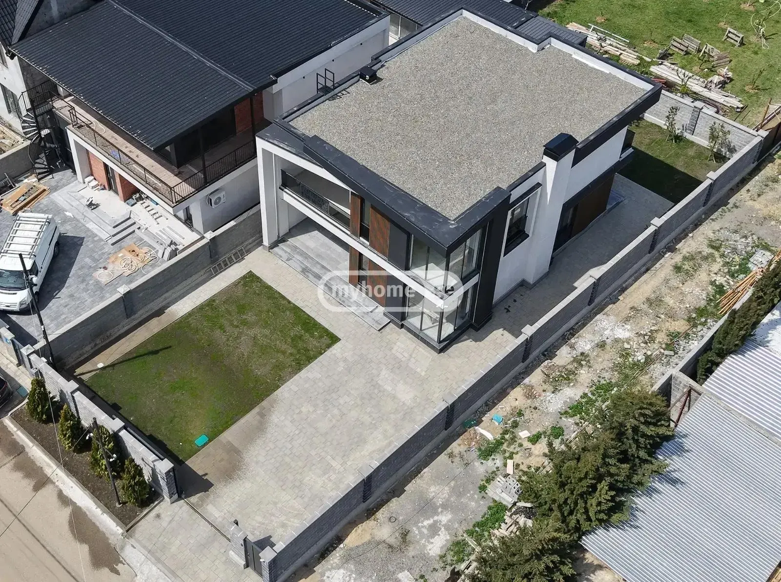 Дом, 5-комн., 328 м²