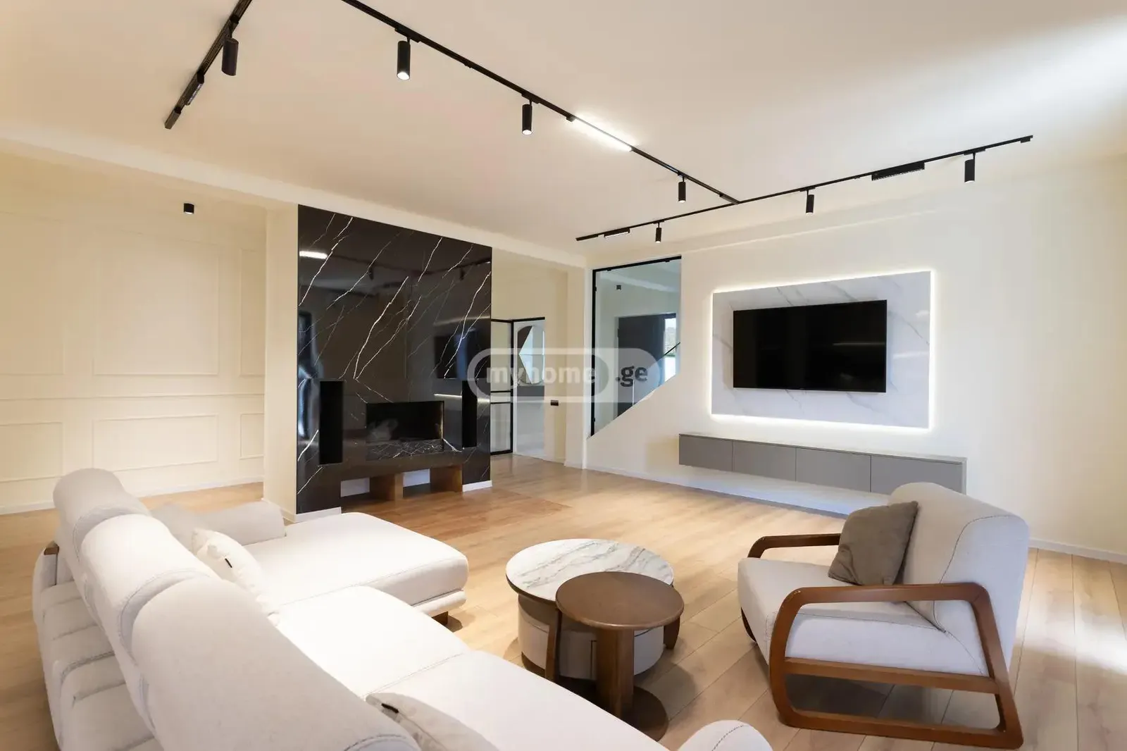 Дом, 5-комн., 385 м²