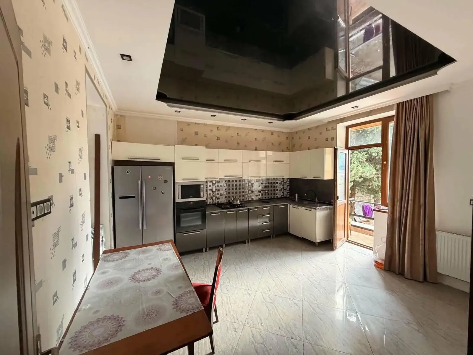 Дом, 10-комн., 550 м²