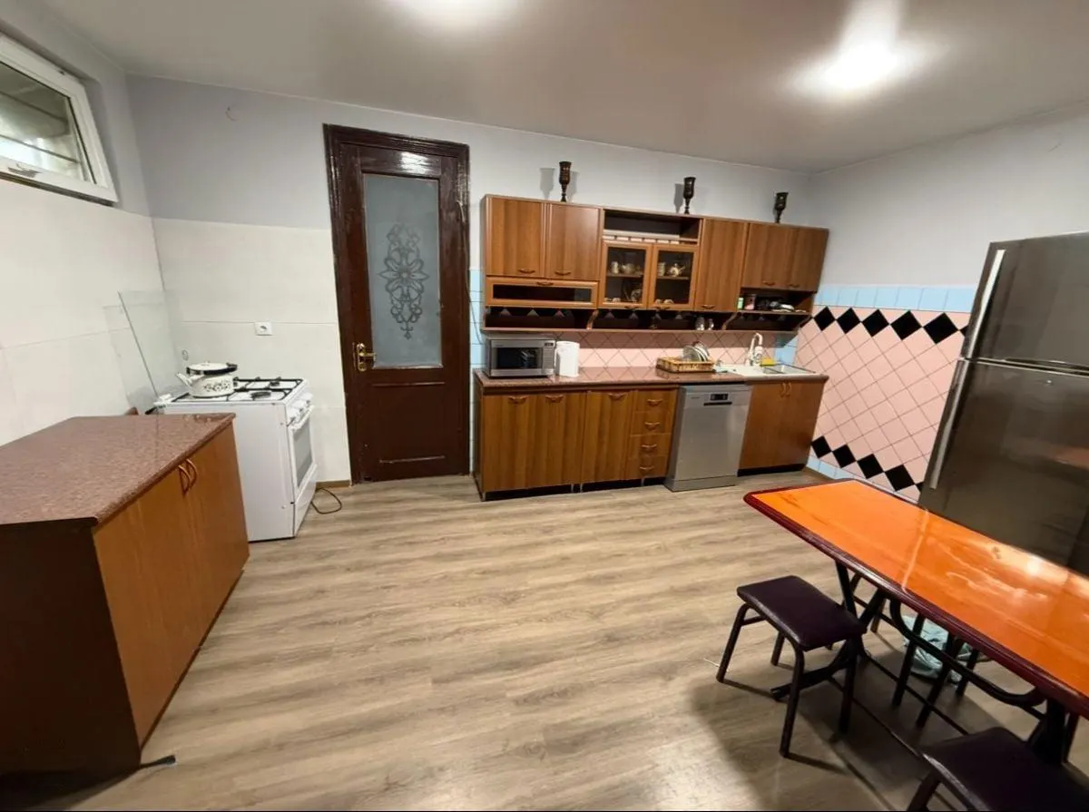 Дом, 7-комн., 450 м²